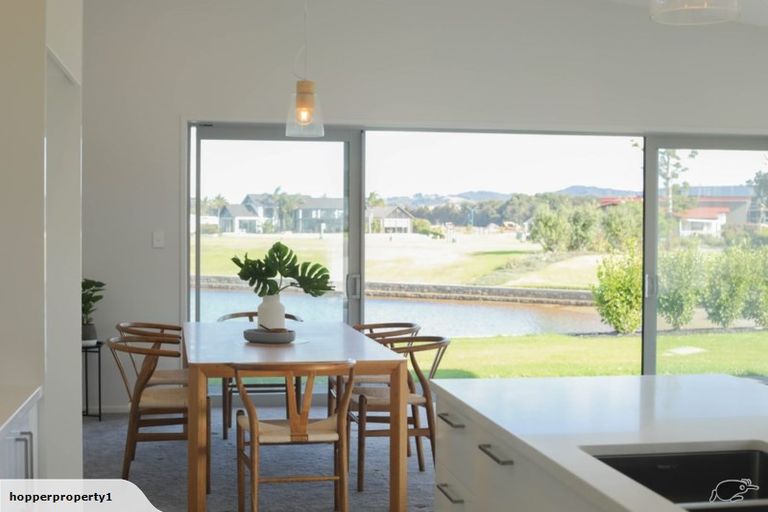 Photo of property in 6 Poaka Place, One Tree Point, 0118