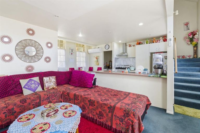 Photo of property in 25 Montilla Place, Manurewa, Auckland, 2102