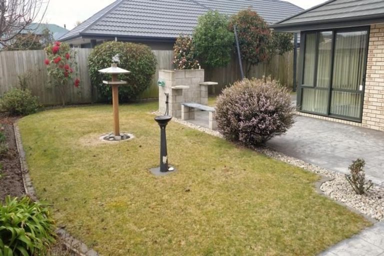 Photo of property in 2 Wisteria Place, Parklands, Christchurch, 8083