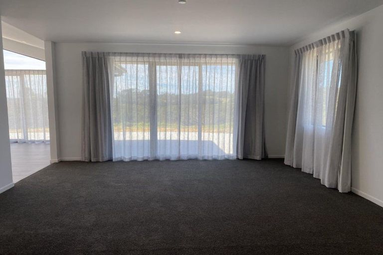 Photo of property in 350 Whitehills Road, Waitoki, Silverdale, 0994