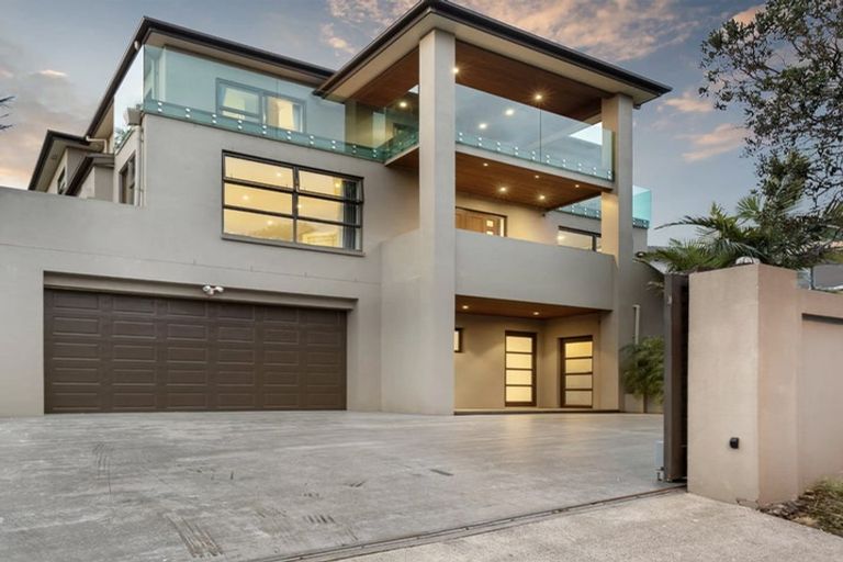 Photo of property in 4 Montrose Terrace, Mairangi Bay, Auckland, 0630