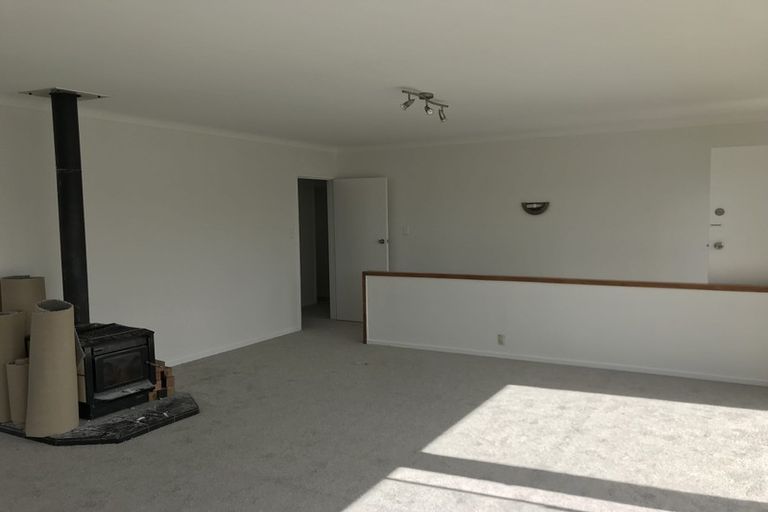 Photo of property in 137 Gossamer Drive, Pakuranga Heights, Auckland, 2010