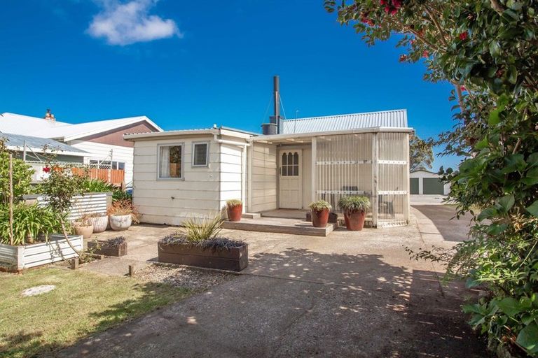 Photo of property in 93 Russell Street, Westport, 7825