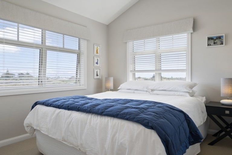 Photo of property in 55 Fernbrook Drive, Hurworth, New Plymouth, 4310