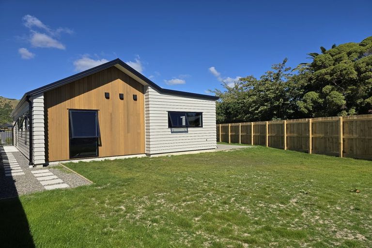 Photo of property in 19 Rotoiti Place, Paraparaumu, 5032