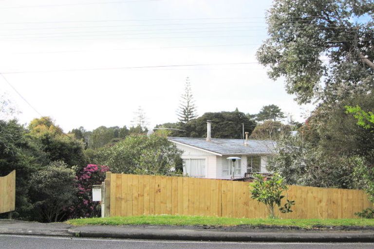 Photo of property in 692 Huia Road, Parau, Auckland, 0604