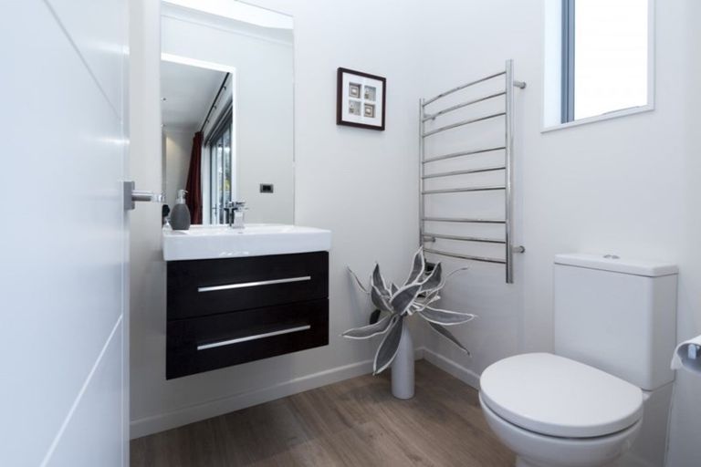 Photo of property in 43 Manor Park, Sunnyhills, Auckland, 2010