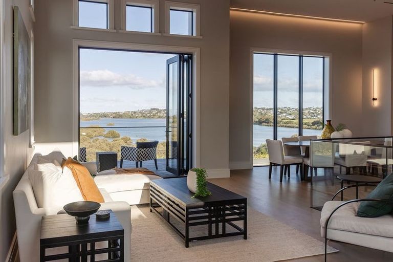 Photo of property in 112 Arran Point Parade, Orewa, 0931