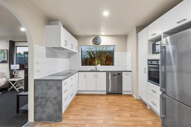 Photo of property in 23 Faram Place, Massey, Auckland, 0614