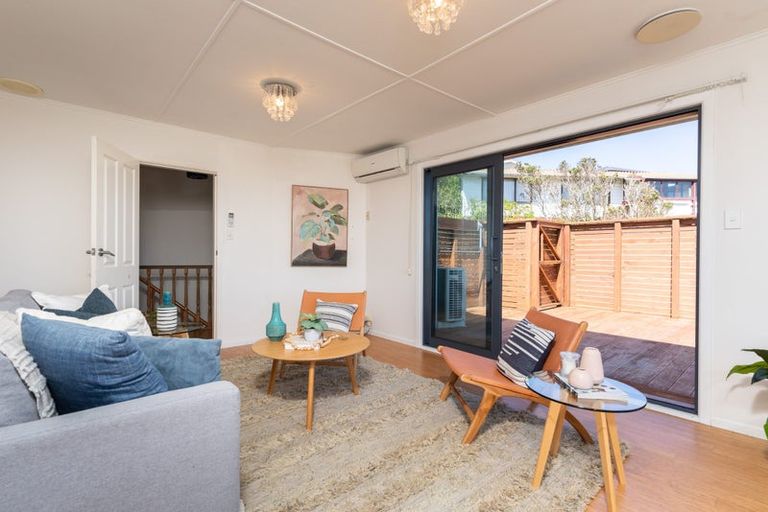 Photo of property in 14 Rice Crescent, Newlands, Wellington, 6037