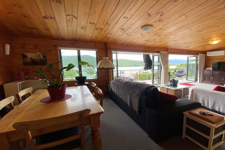 Photo of property in 9a Finlay Grove, Waikawa, Picton, 7220