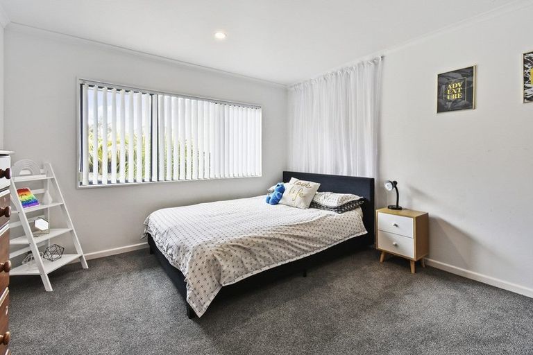 Photo of property in 16 Pat O'connor Place, Manurewa, Auckland, 2105