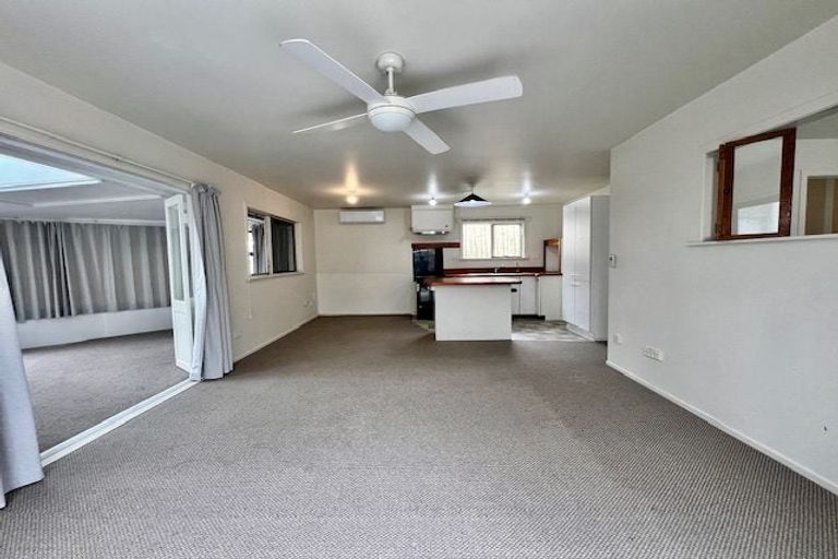 Photo of property in 4 Brian Crescent, Stanmore Bay, Whangaparaoa, 0932