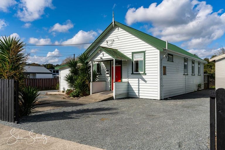 Photo of property in 12 Franklin Road, Paparoa, 0571