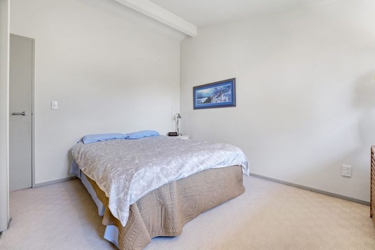 Photo of property in 2/6 Crete Avenue, Milford, Auckland, 0620