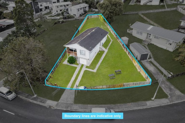 Photo of property in 51 Cedar Heights Avenue, Massey, Auckland, 0614