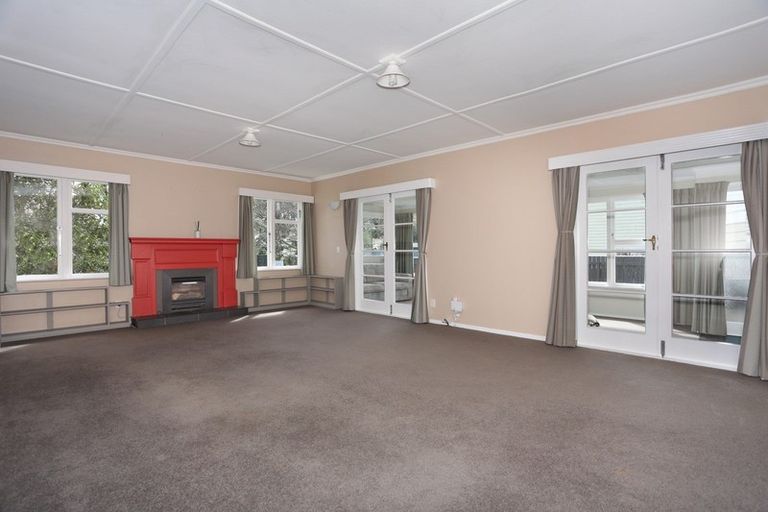 Photo of property in 21 Oxford Street, Marton, 4710