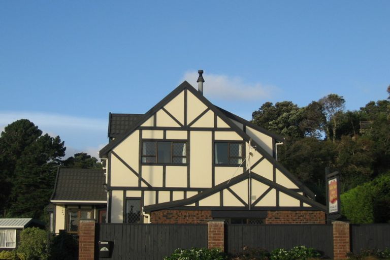 Photo of property in 196 Saint Andrews Road, Plimmerton, Porirua, 5026