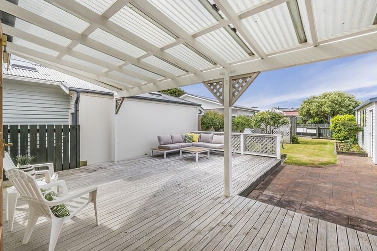 Photo of property in 8 Strathavon Road, Miramar, Wellington, 6022