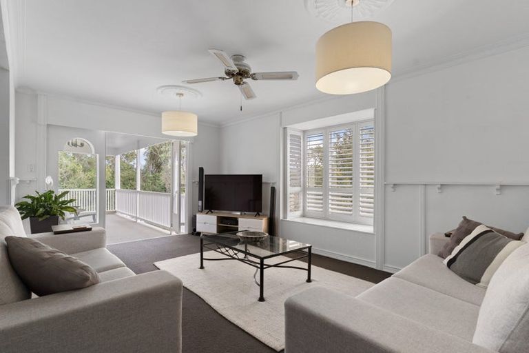 Photo of property in 15 Taioma Crescent, Te Atatu Peninsula, Auckland, 0610