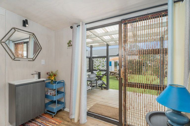 Photo of property in 56 Hahei Beach Road, Hahei, Whitianga, 3591