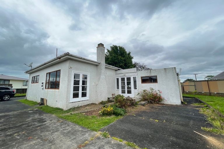 Photo of property in 57 Tiraumea Drive, Pakuranga, Auckland, 2010