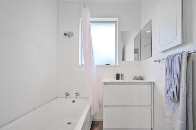 Photo of property in 32 Ramsey Crescent, Flaxmere, Hastings, 4120