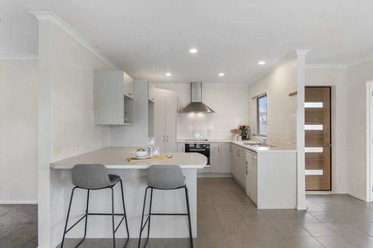 Photo of property in 1 Cathcart Close, Pukekohe, 2120