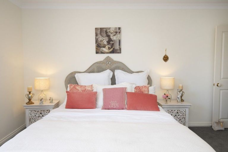 Photo of property in 14 Rutland Place, Taradale, Napier, 4112