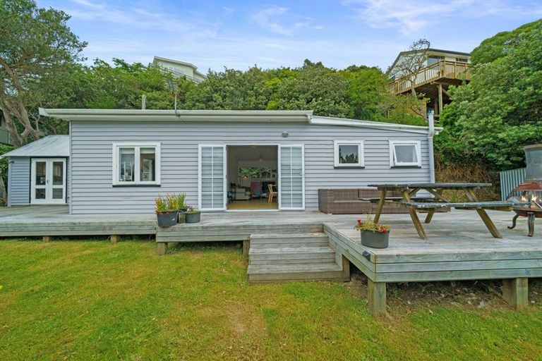 Photo of property in 143 Seatoun Heights Road, Miramar, Wellington, 6022