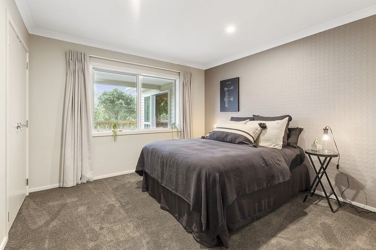 Photo of property in 58 Nicholson Road, Khandallah, Wellington, 6035