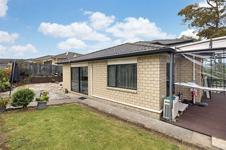 Photo of property in 24 Gordon Stanley Drive, Massey, Auckland, 0614