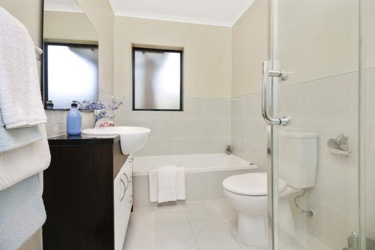 Photo of property in 24 Donegal Park Drive, Flat Bush, Auckland, 2019