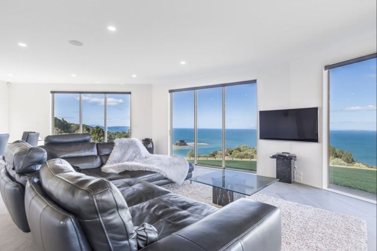 Photo of property in 995 Hibiscus Coast Highway, Waiwera, Orewa, 0994