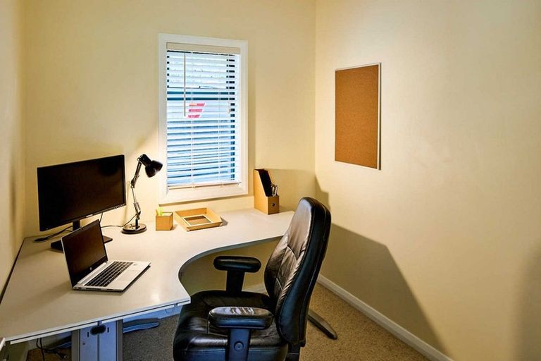 Photo of property in 7 Russo Terrace, Eastbourne, Lower Hutt, 5013