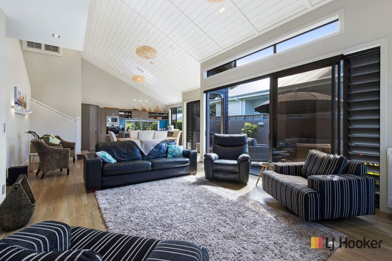 Photo of property in 5 Ian Place, Waihi Beach, 3611
