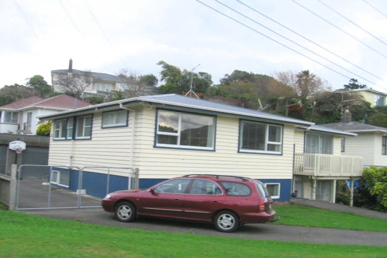 Photo of property in 18 Kowhai Street, Tawa, Wellington, 5028