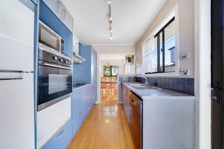 Photo of property in 54 Tiraumea Drive, Pakuranga, Auckland, 2010