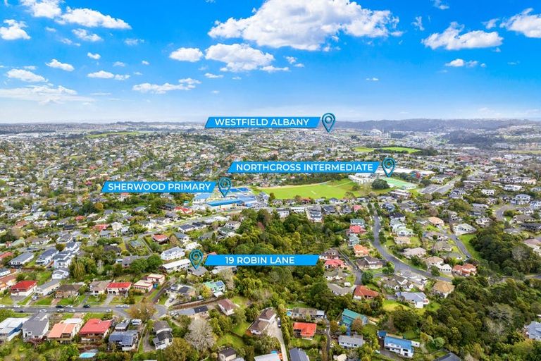 Photo of property in 19 Robin Lane, Browns Bay, Auckland, 0630