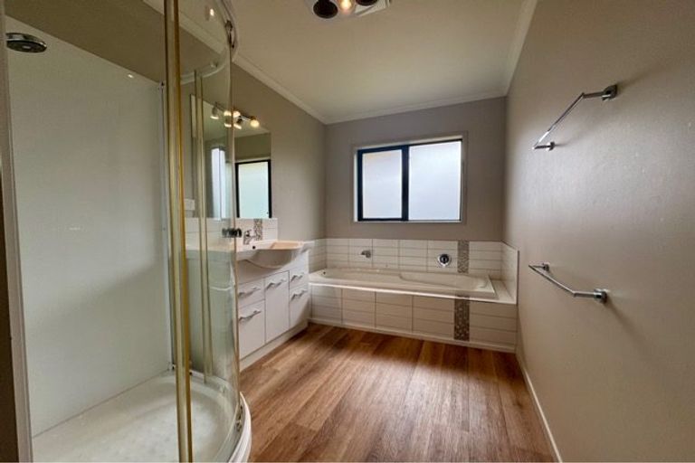 Photo of property in 64 Sunstone Crescent, Brown Owl, Upper Hutt, 5018