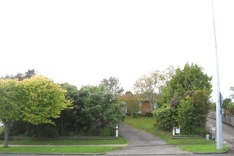 Photo of property in 62 Gossamer Drive, Pakuranga Heights, Auckland, 2010
