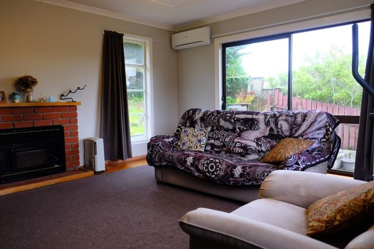 Photo of property in 9 Bell Street, Tawa, Wellington, 5028