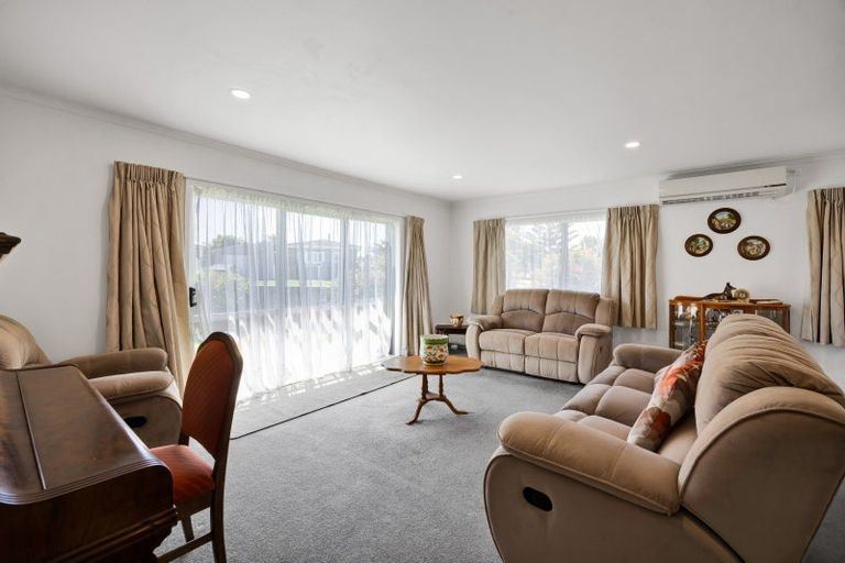 Photo of property in 17 Mcnaughton Street, Waitara, 4320