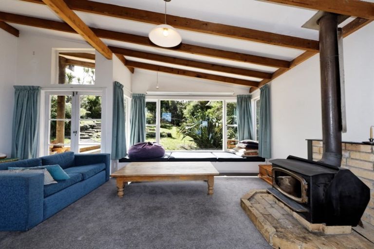 Photo of property in 193 Piha Road, Piha, New Lynn, 0772
