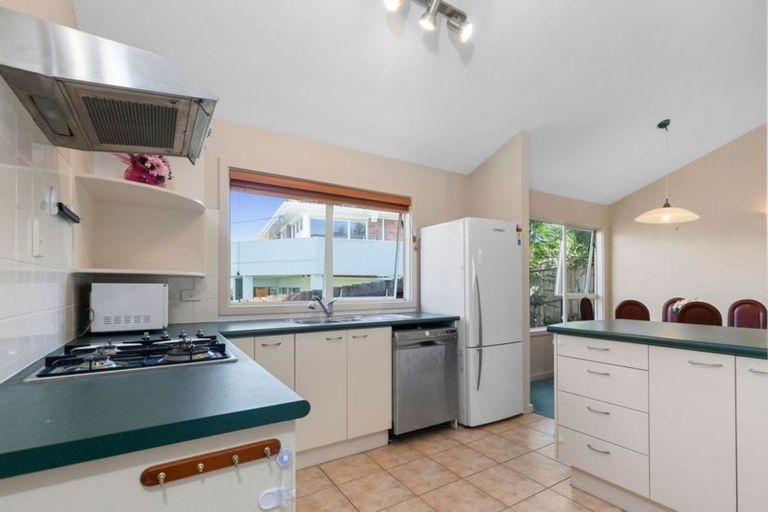 Photo of property in 1/13 Edgeworth Road, Glenfield, Auckland, 0629
