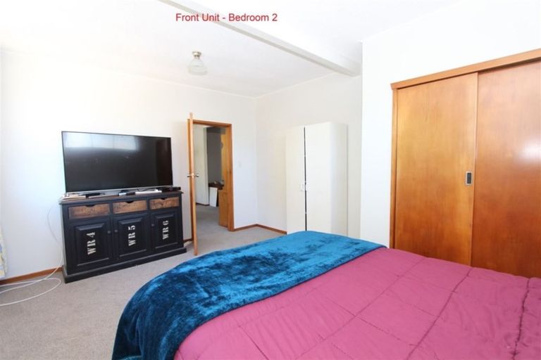 Photo of property in 52 Newlands Road, Newlands, Wellington, 6037