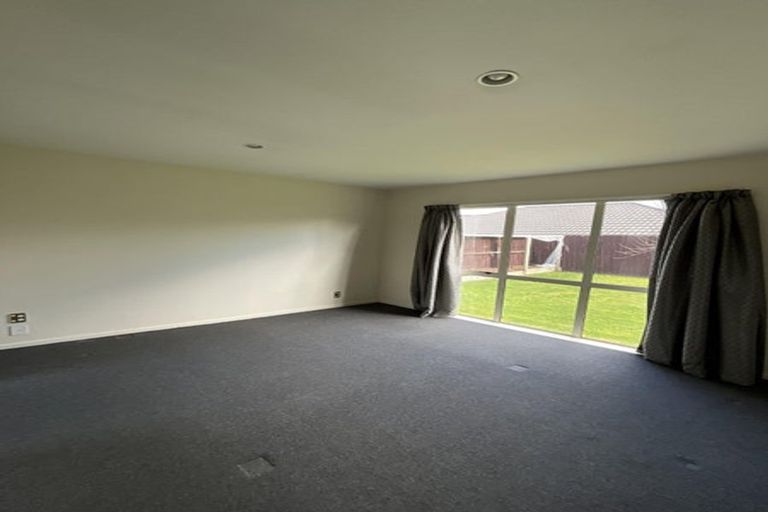 Photo of property in 6 Blue Gum Place, New Brighton, Christchurch, 8083