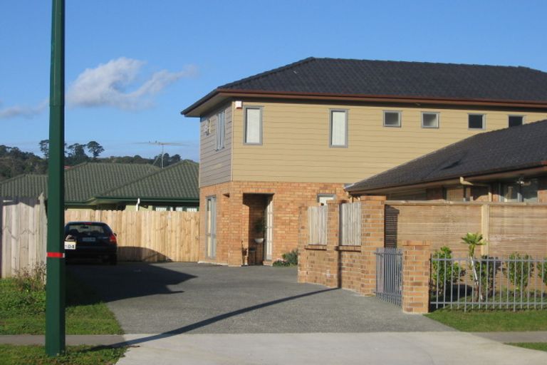 Photo of property in 104 Redcastle Drive, East Tamaki, Auckland, 2013