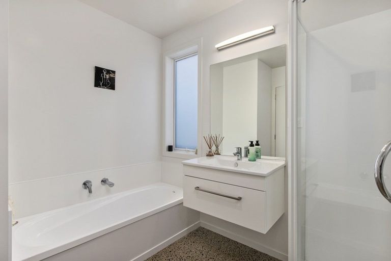 Photo of property in 5 Pimelea Street, Papamoa Beach, Papamoa, 3118