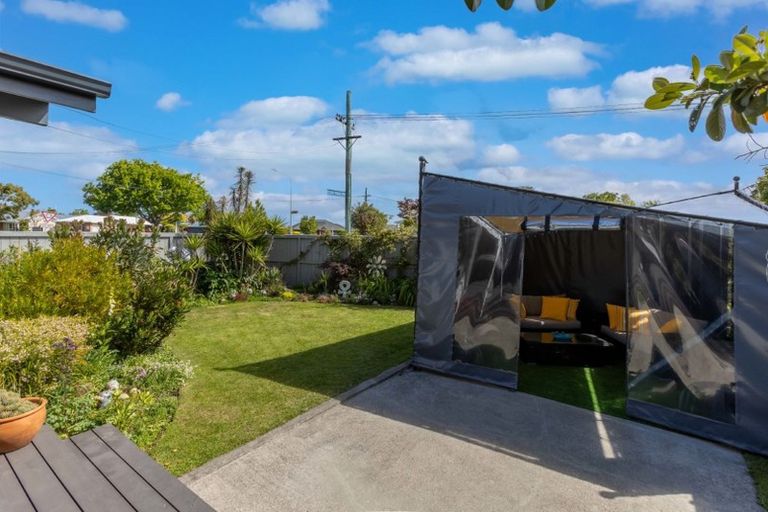 Photo of property in 28 Waitikiri Drive, Parklands, Christchurch, 8083